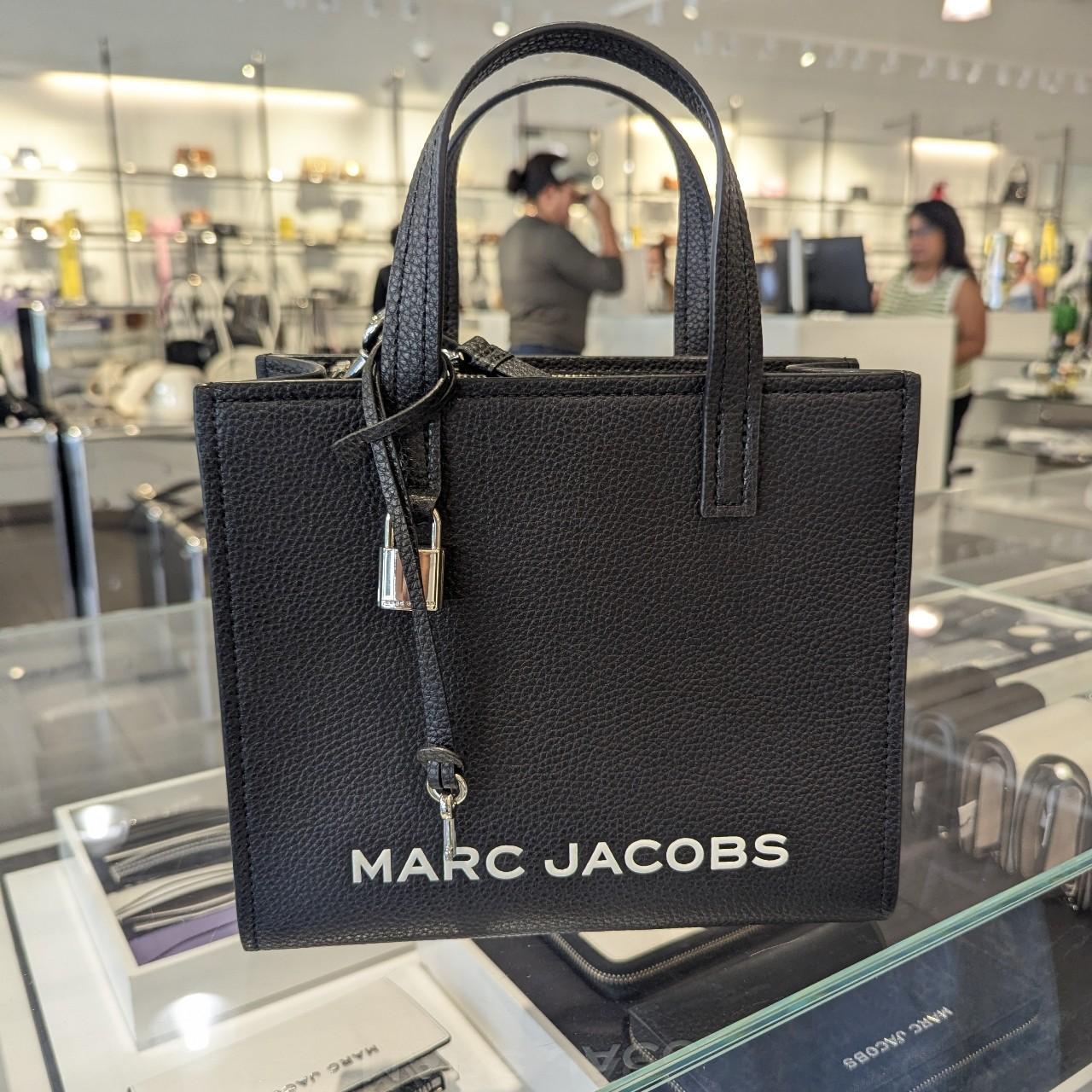 関税込★Marc Jacobs★H007L01SP22★Perforated Grind Tote Bag MARC JACOBS Perforated Grind Tote Bag H007L01SP22 NWT SRP