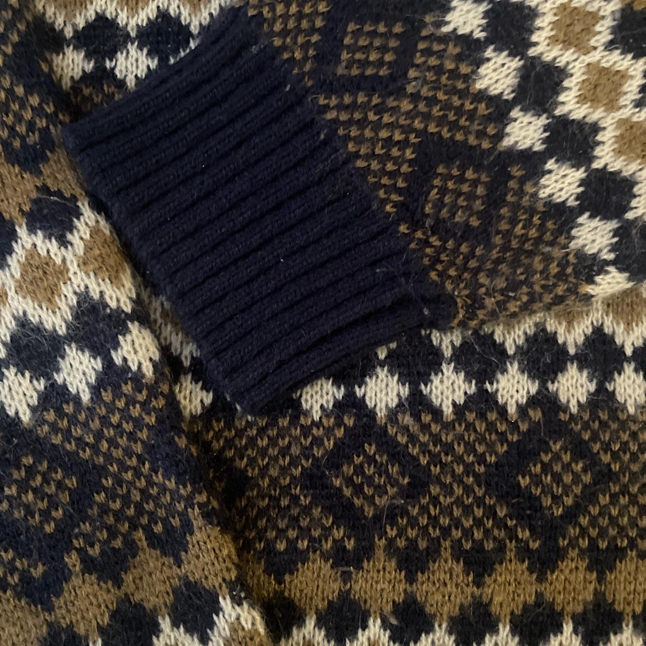 xl brown, blue, and white sweater. pretty stretchy... - Depop