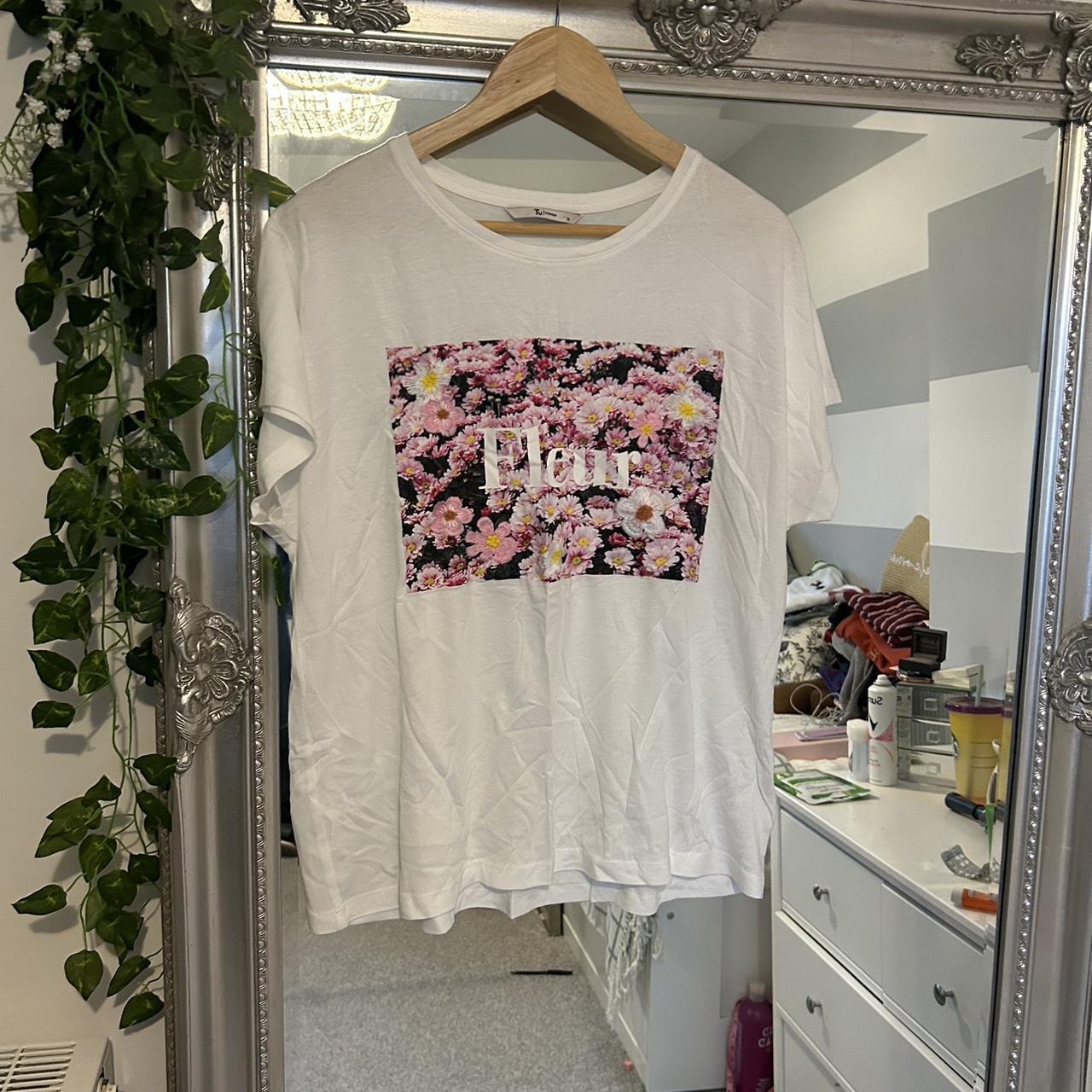 Sainsbury's TU Women's White and Pink T-shirt | Depop