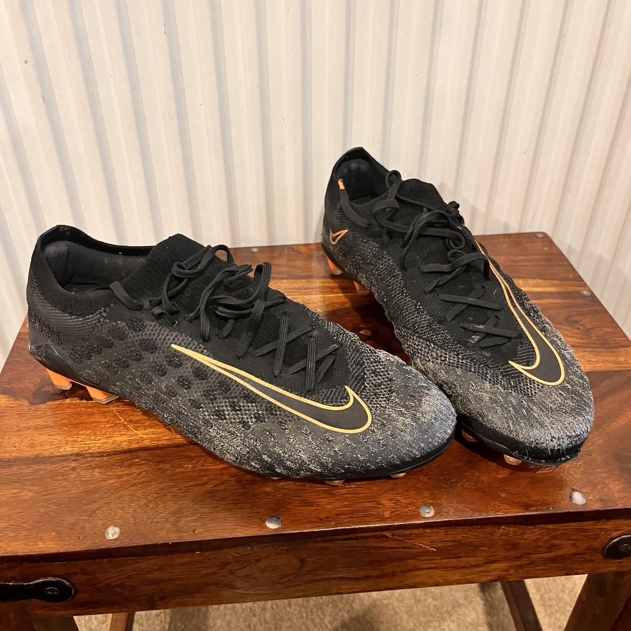 nike flyknit venom