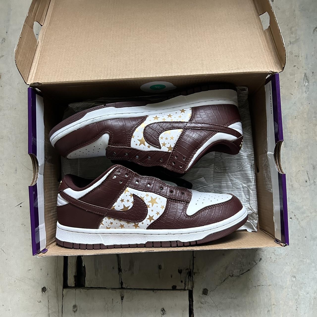 dunk low supreme stars