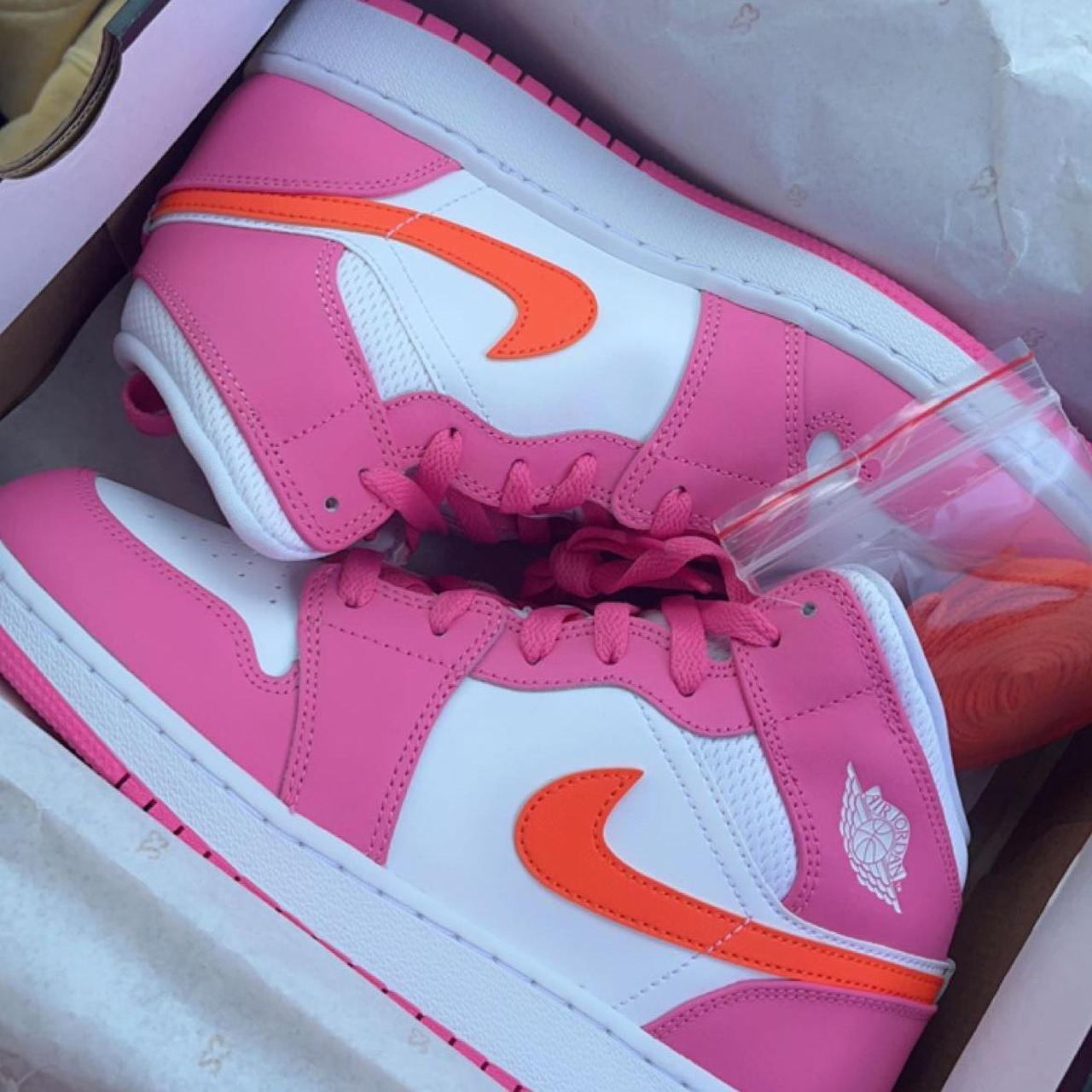 Nike Women's Pink and Orange Trainers Depop