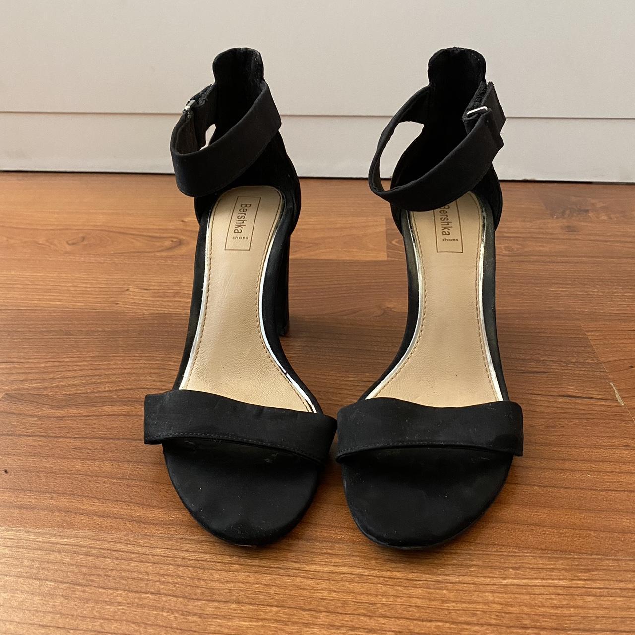 Bershka Women's Black Sandals | Depop