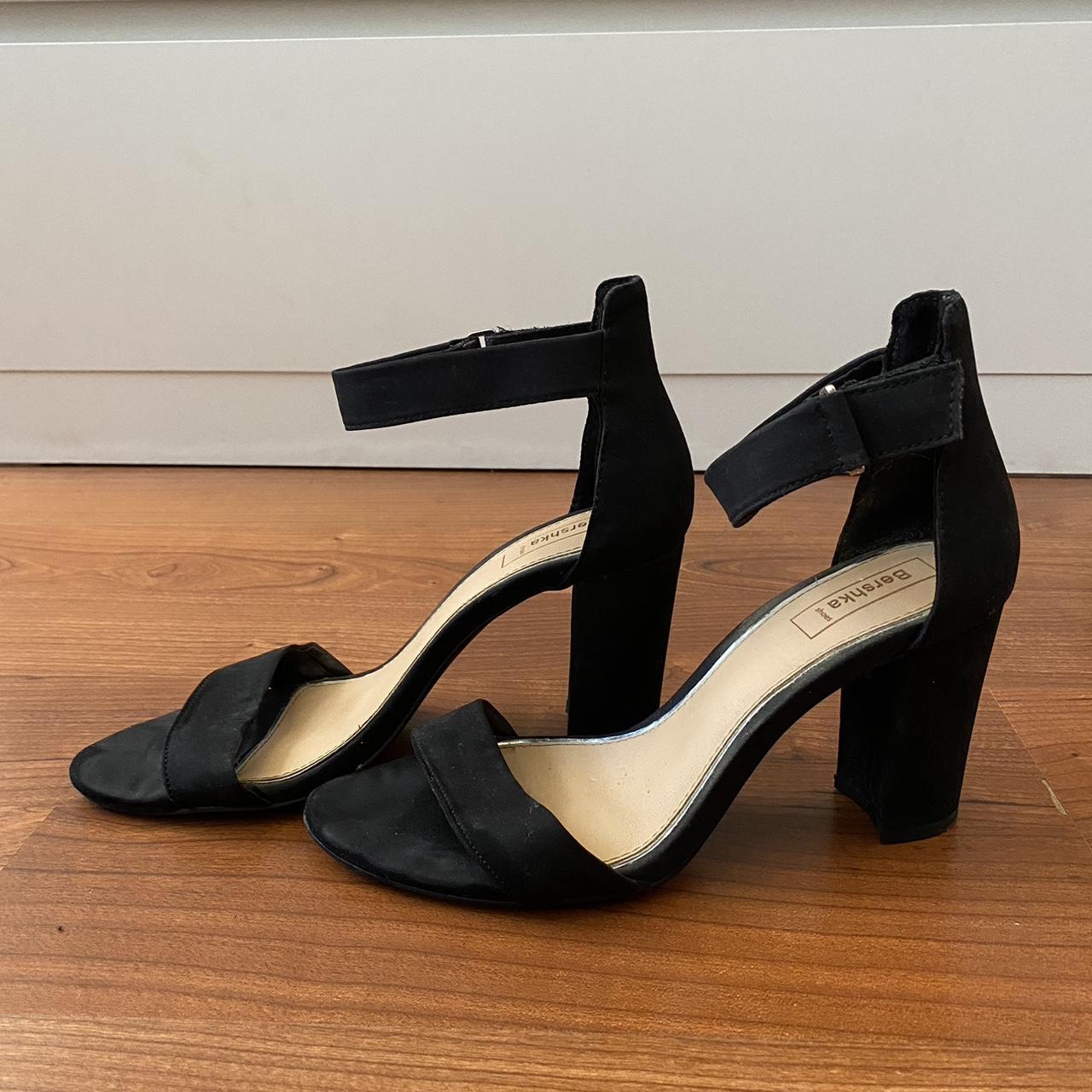 bershka black sandals