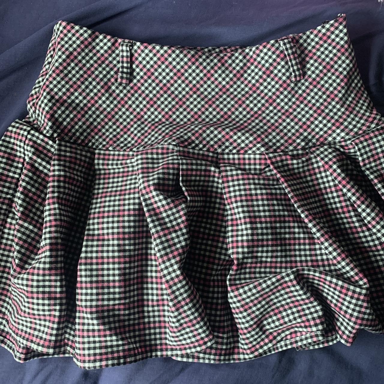 ꨄ︎ plaid pleated skirt ꨄ︎ pink white & black plaid... - Depop