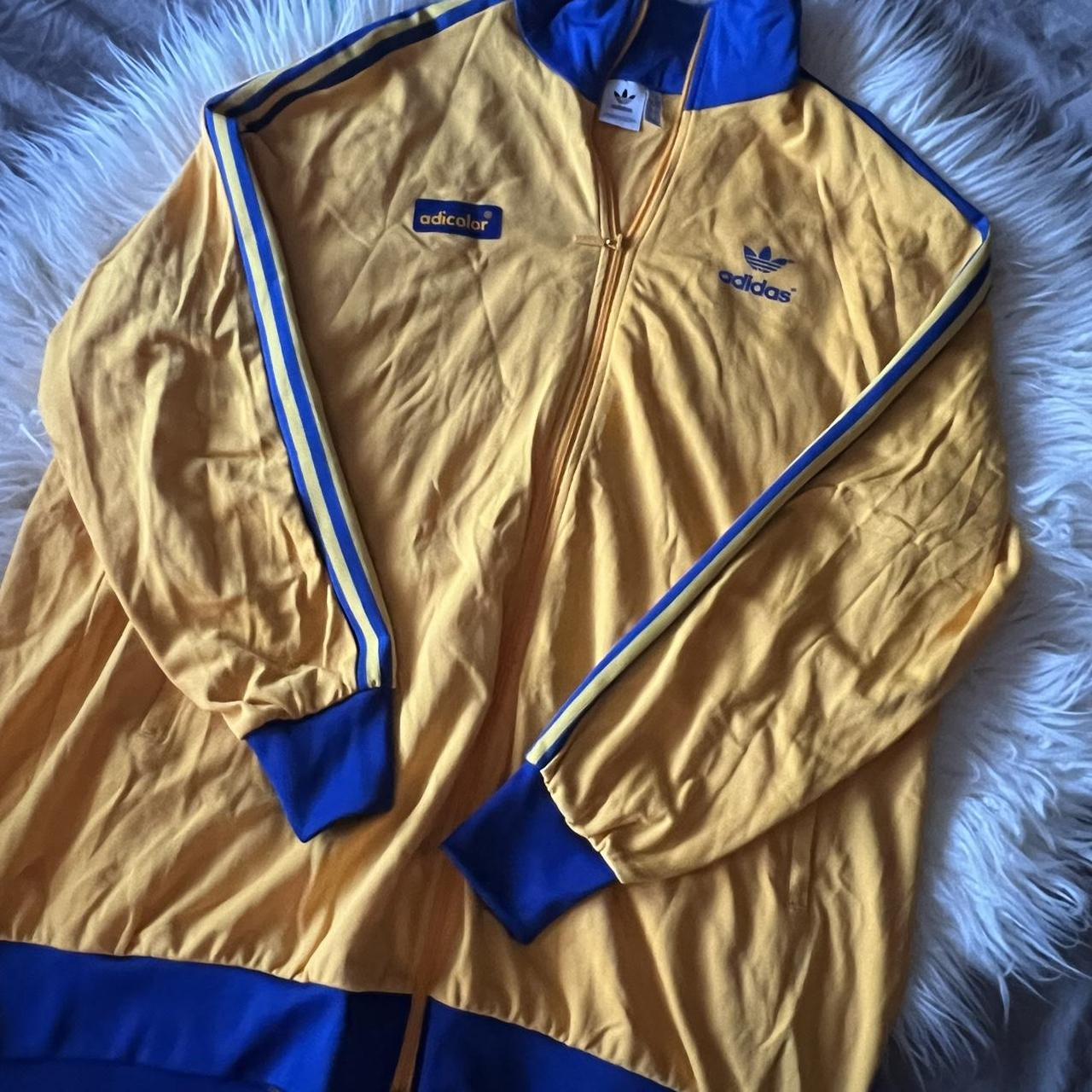 crazy adidas adicolor coach coat/dress, this thing...