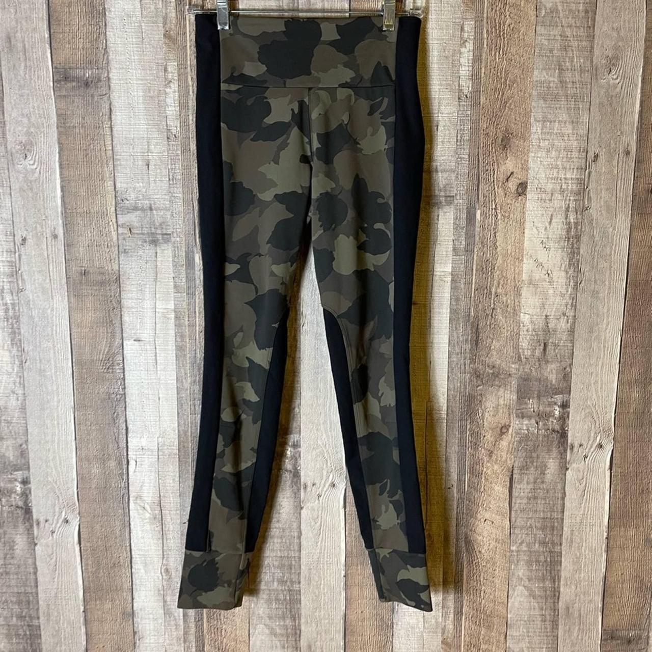 Athleta essex camo outlet hybrid tight