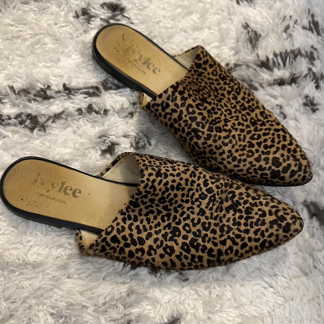 Qupid cheetah hot sale mules