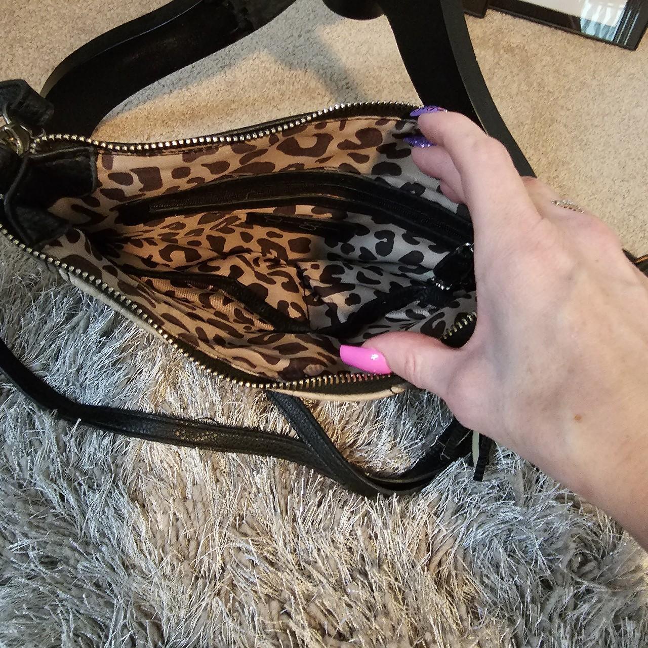 jessica simpson bag couple stains but at the - Depop