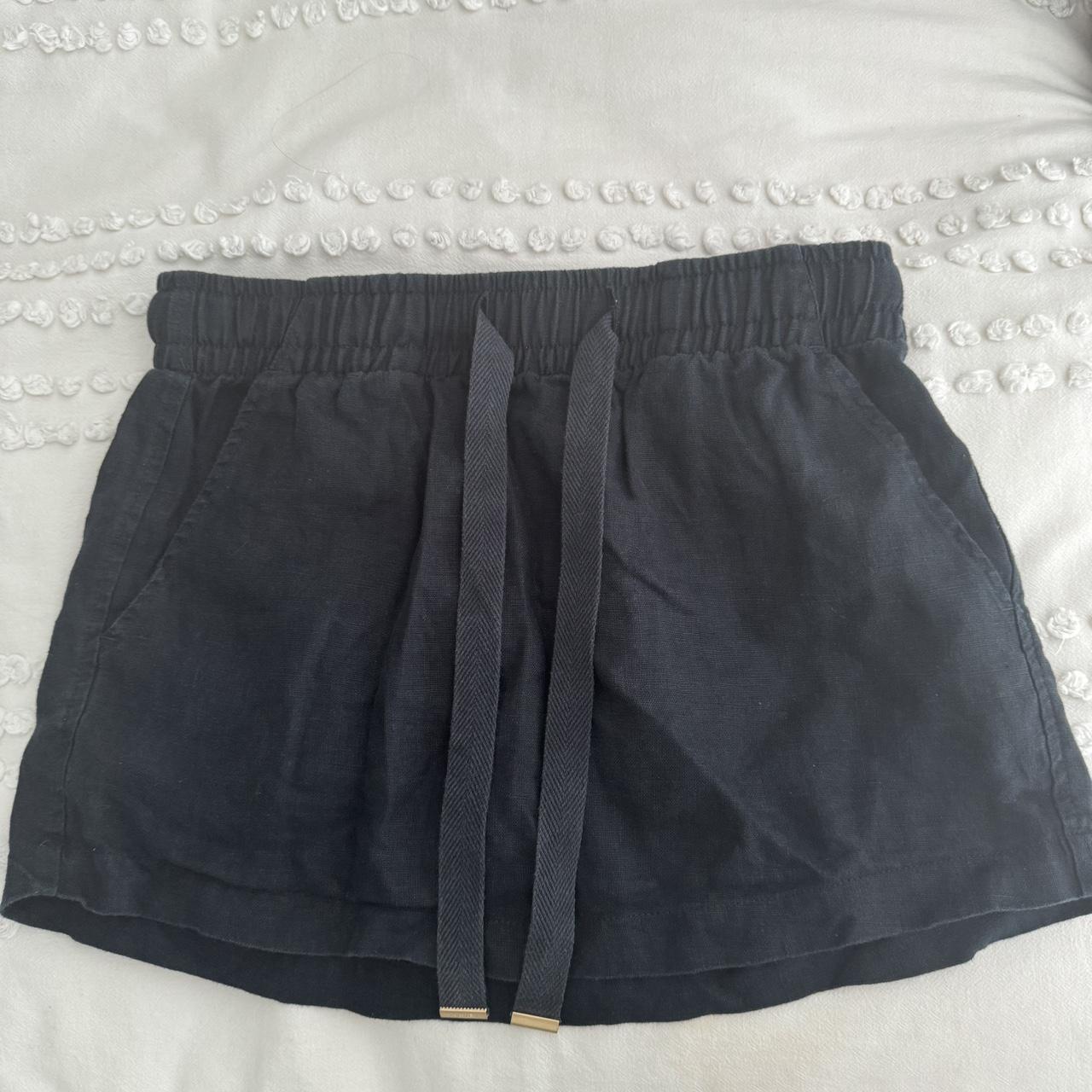 venroy skirt navy xs - Depop