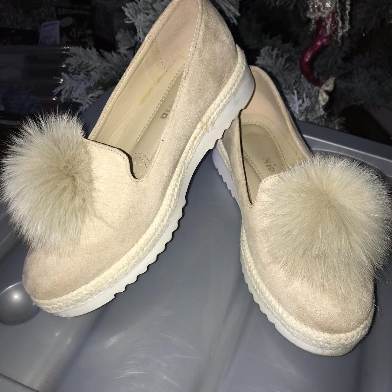 Women's Cream Loafers Depop