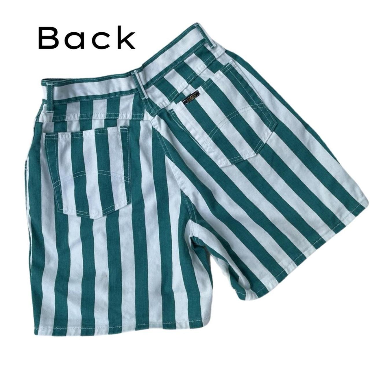 Chic Women's Green and White Shorts (5)