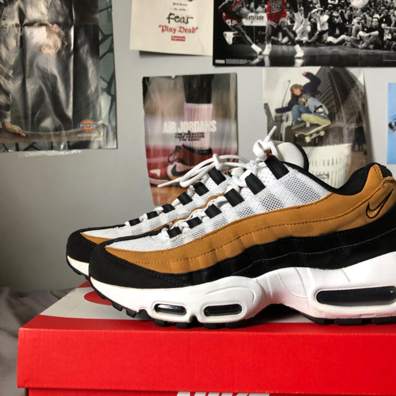 Air max 95 store escape