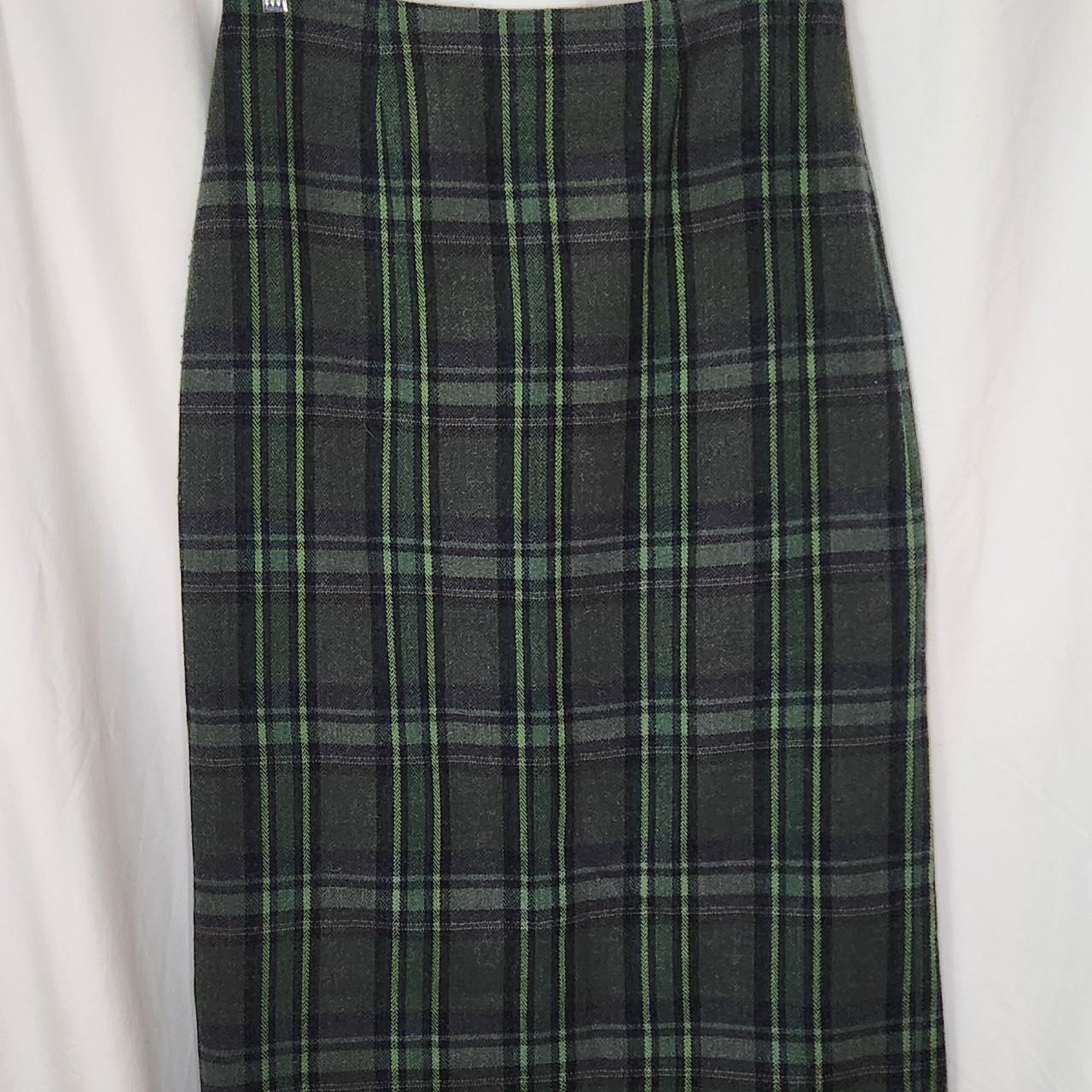 Vintage green plaid pencil skirt fully lined. Midi