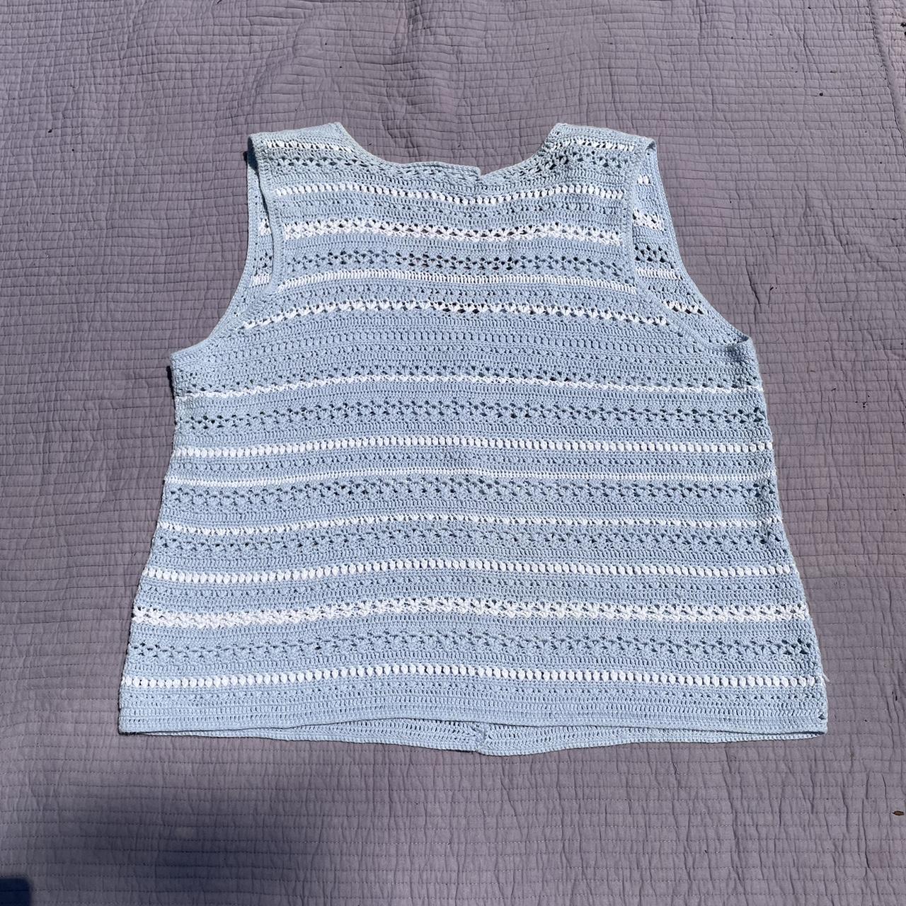 Capacity Women's Blue and White Gilet (4)