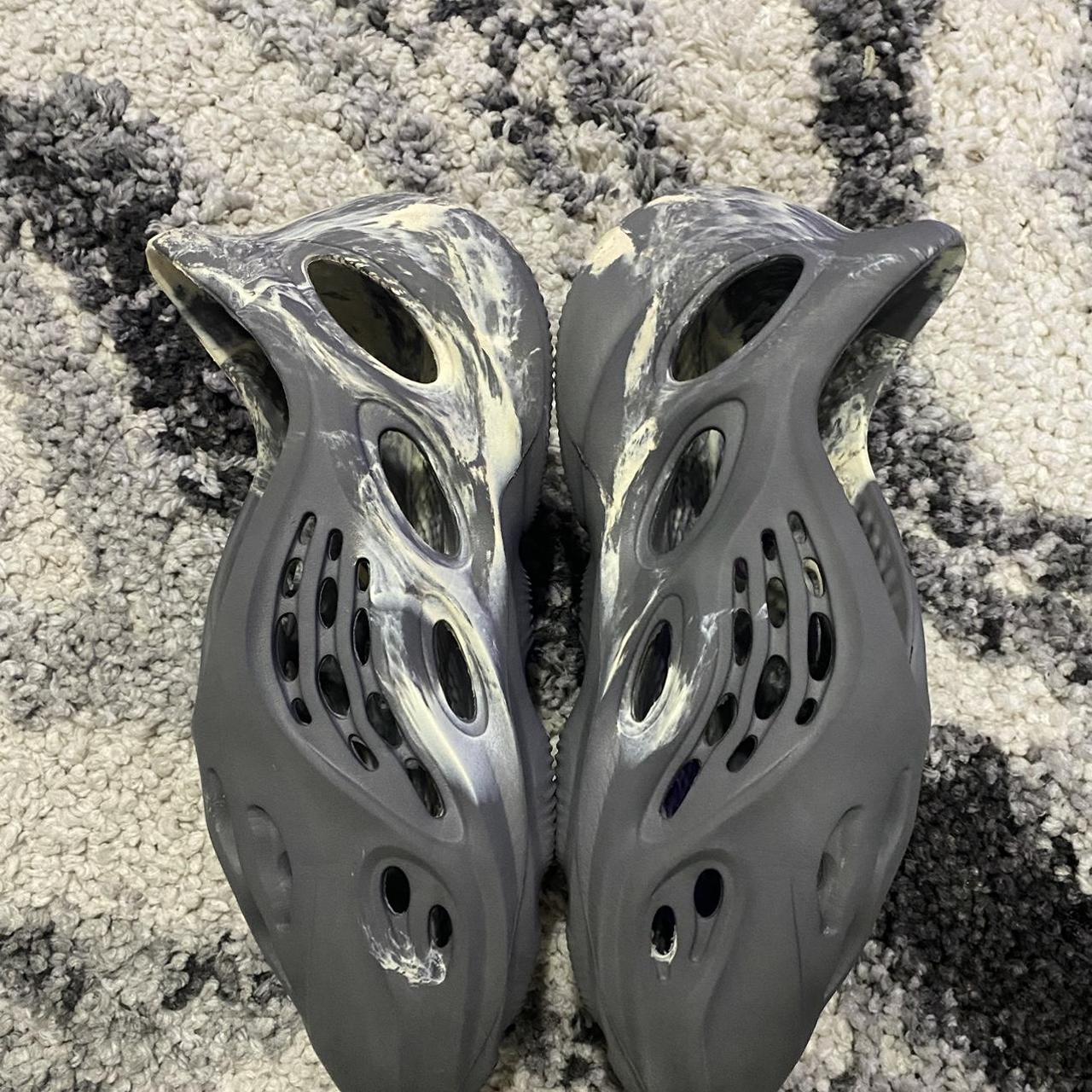 yeezy rnnr mxt moon grey