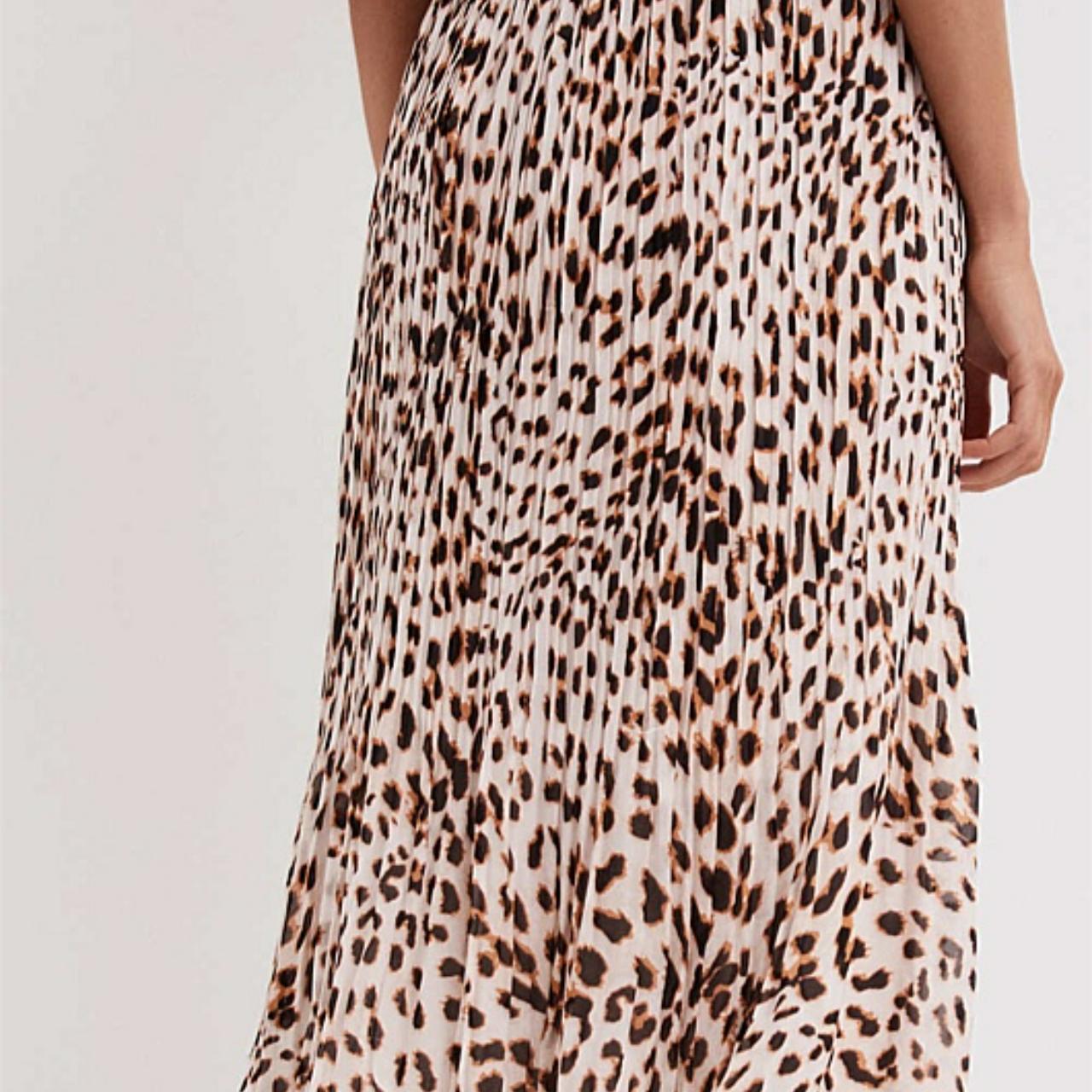 Witchery leopard print skirt Worn once only Size: Depop