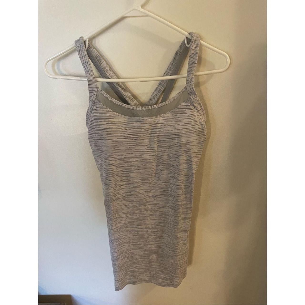 Lululemon Tank Top SZ 8 Gray and White Excellent - Depop