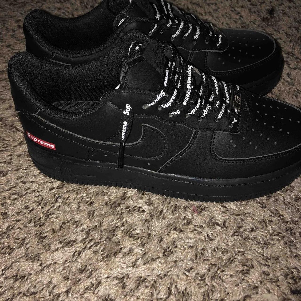 supreme air force with red laces