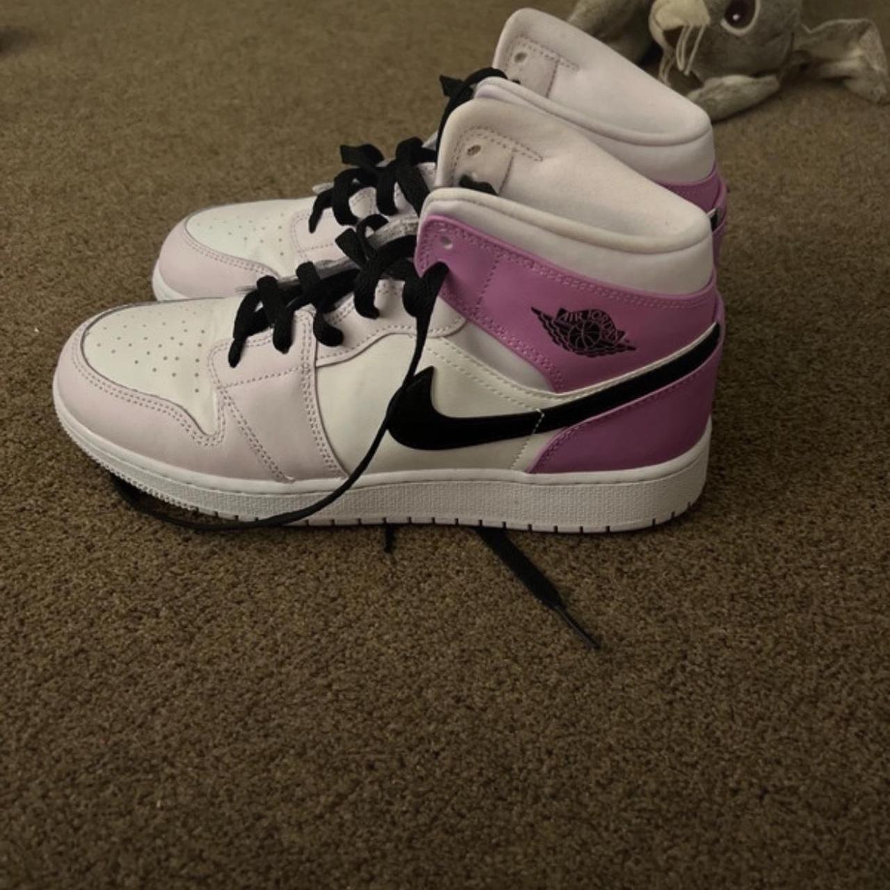 Light pink store jordan 1s