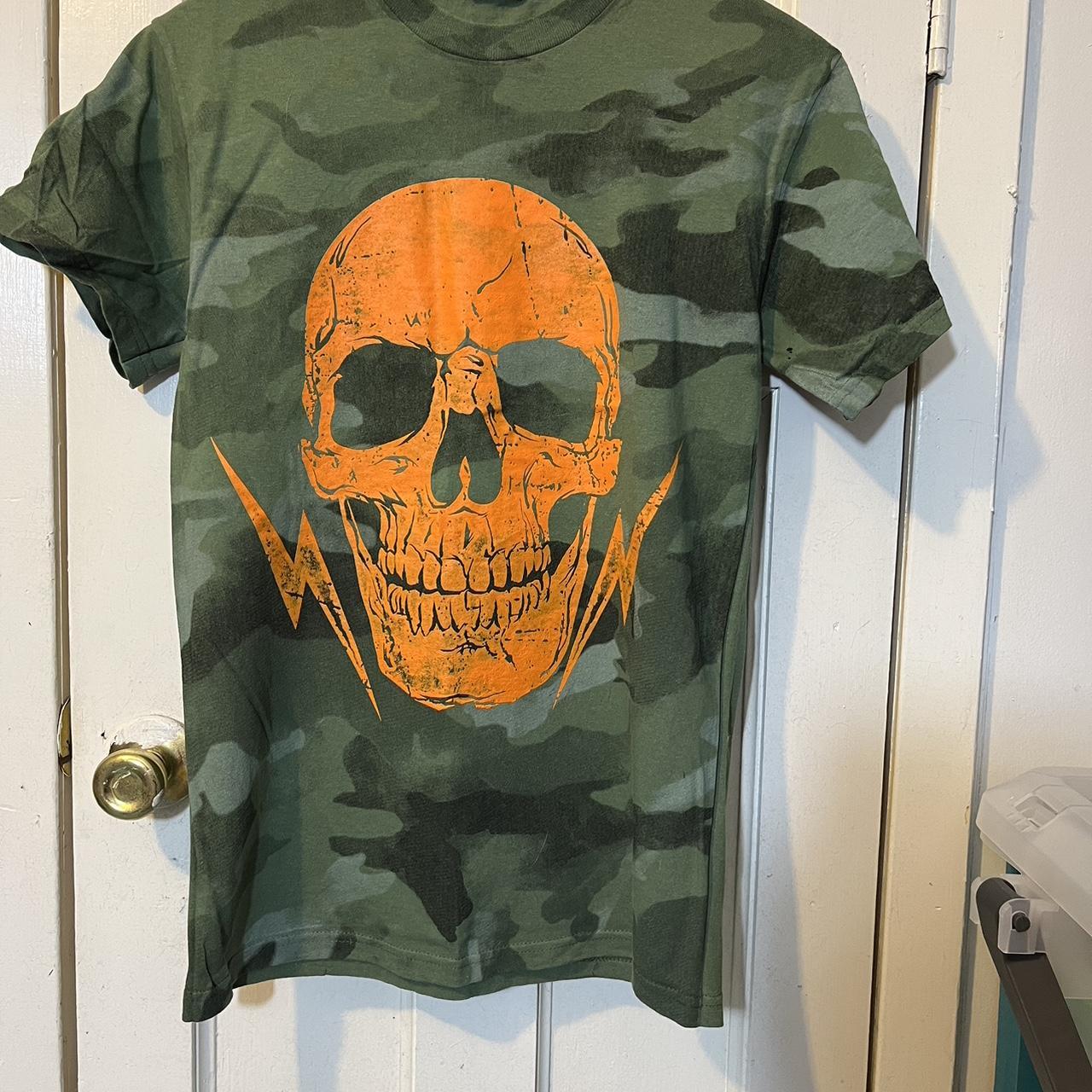 Men's small Green camo w orange skull t-shirt by | Depop