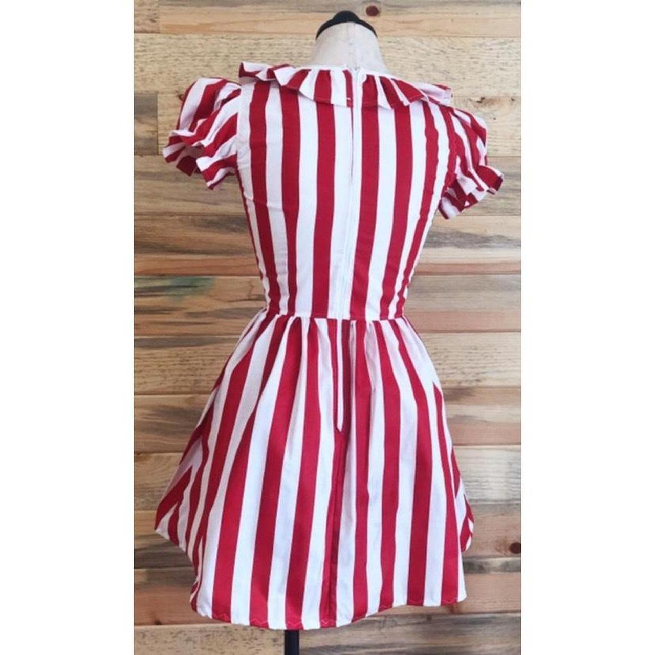 Square Dance Dress. Cotton fitted and flared dress - Depop