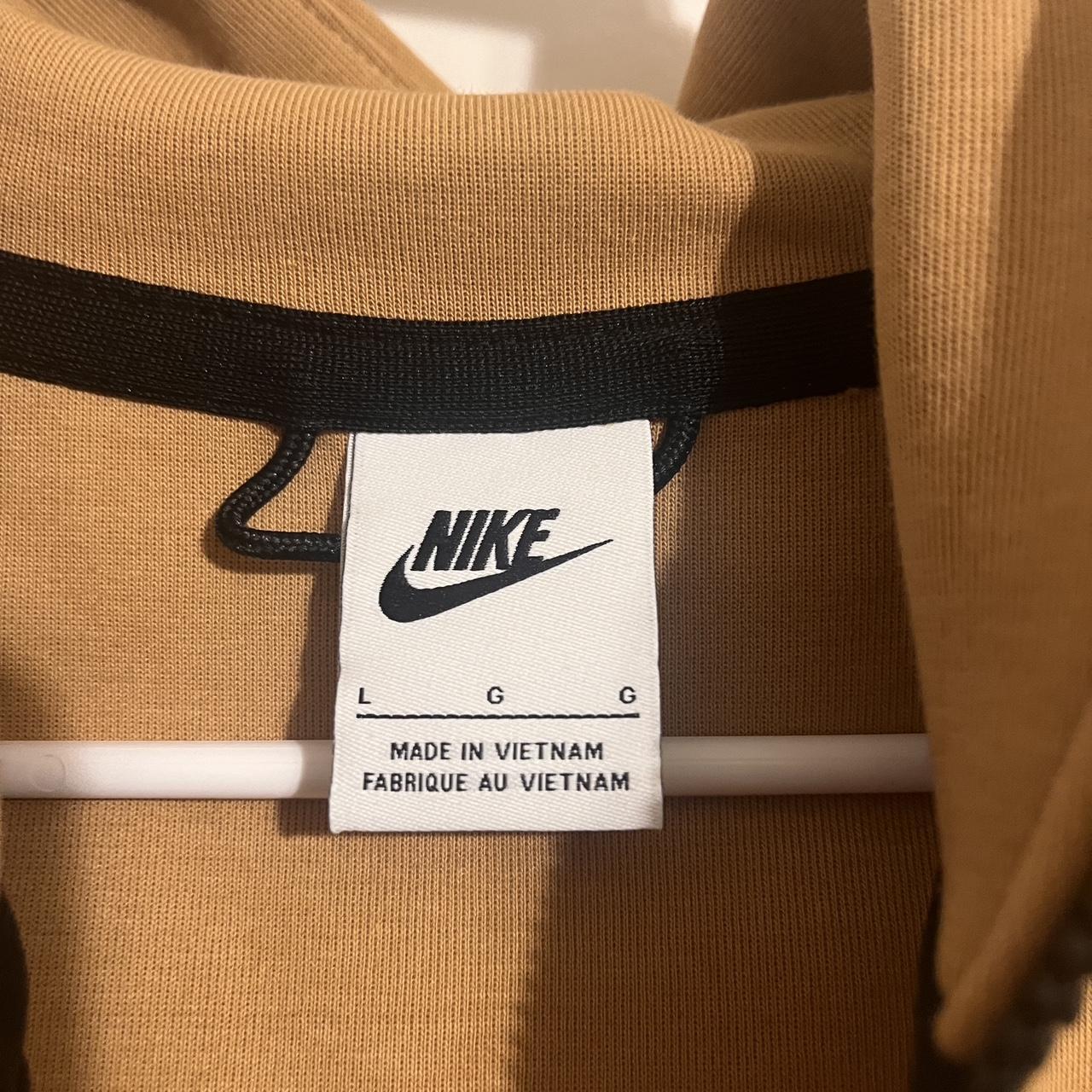 tan nike tech fleece