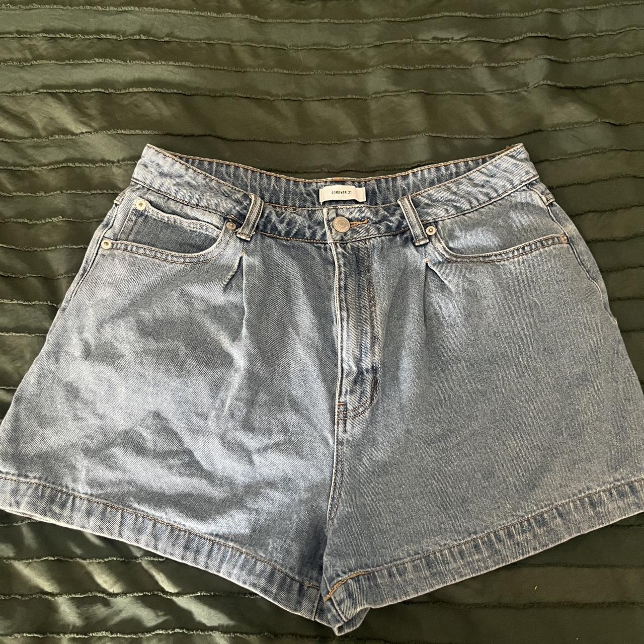 Women’s Forever 21 shorts Size 28/29 Depop