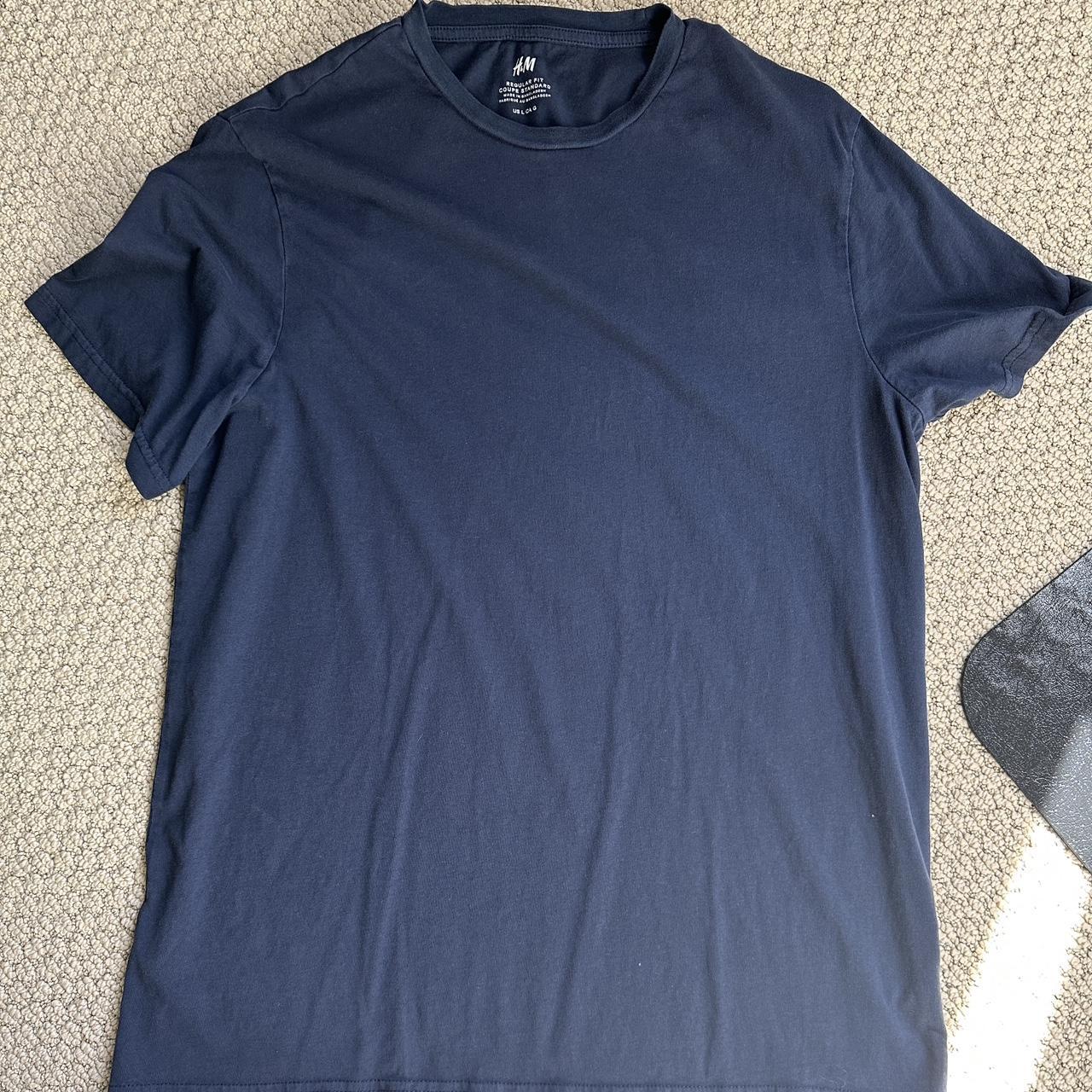 H&M Men’s Navy Blue T-Shirt / size large but fits... - Depop