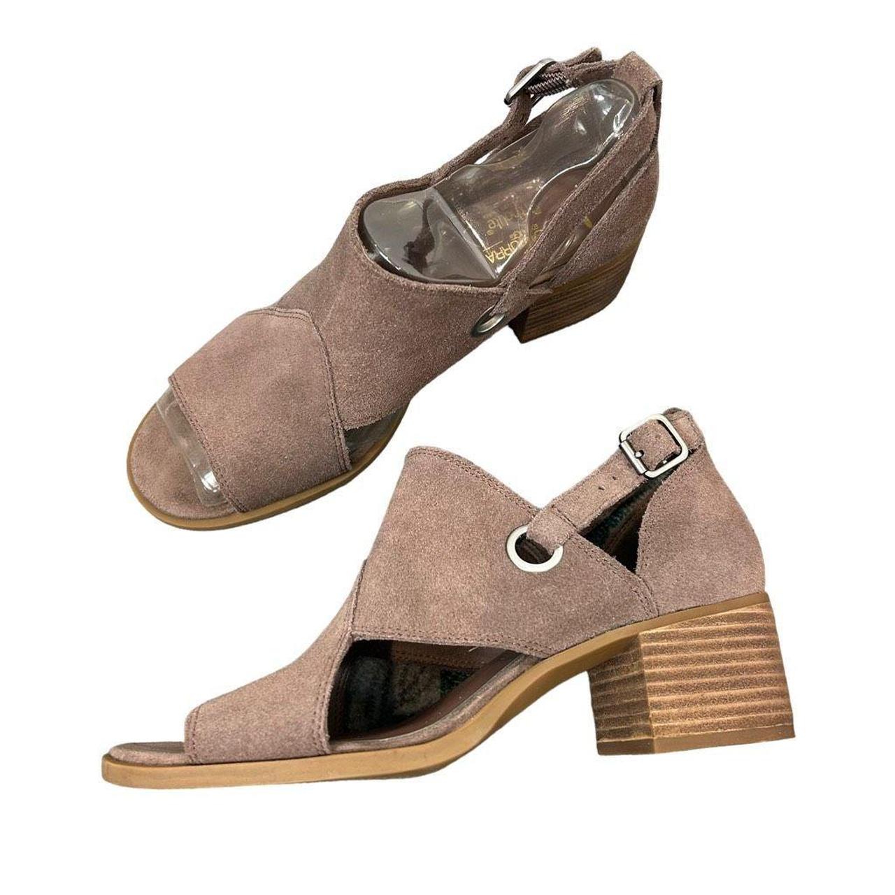 Koolaburra by store ugg kaiah sandal