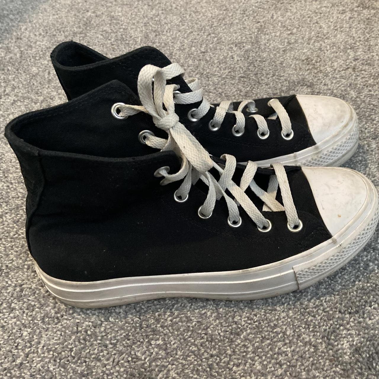 Black and white converse size 5.5 best sale