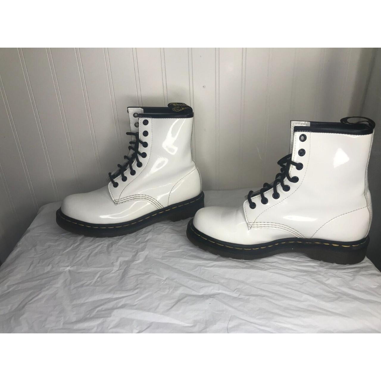 11821 clearance doc martens