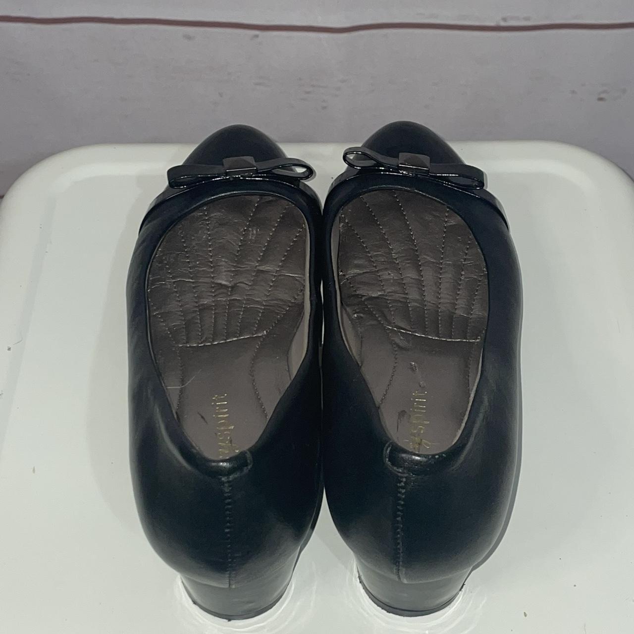 Easy Spirit Women's Black Footwear | Depop