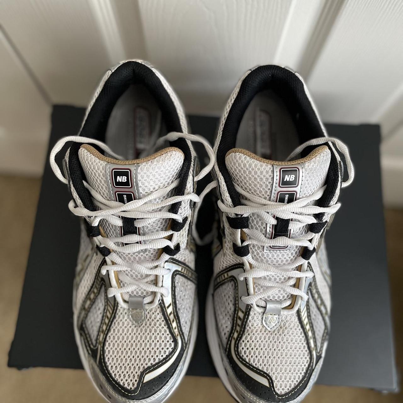 mens black new balance trainers