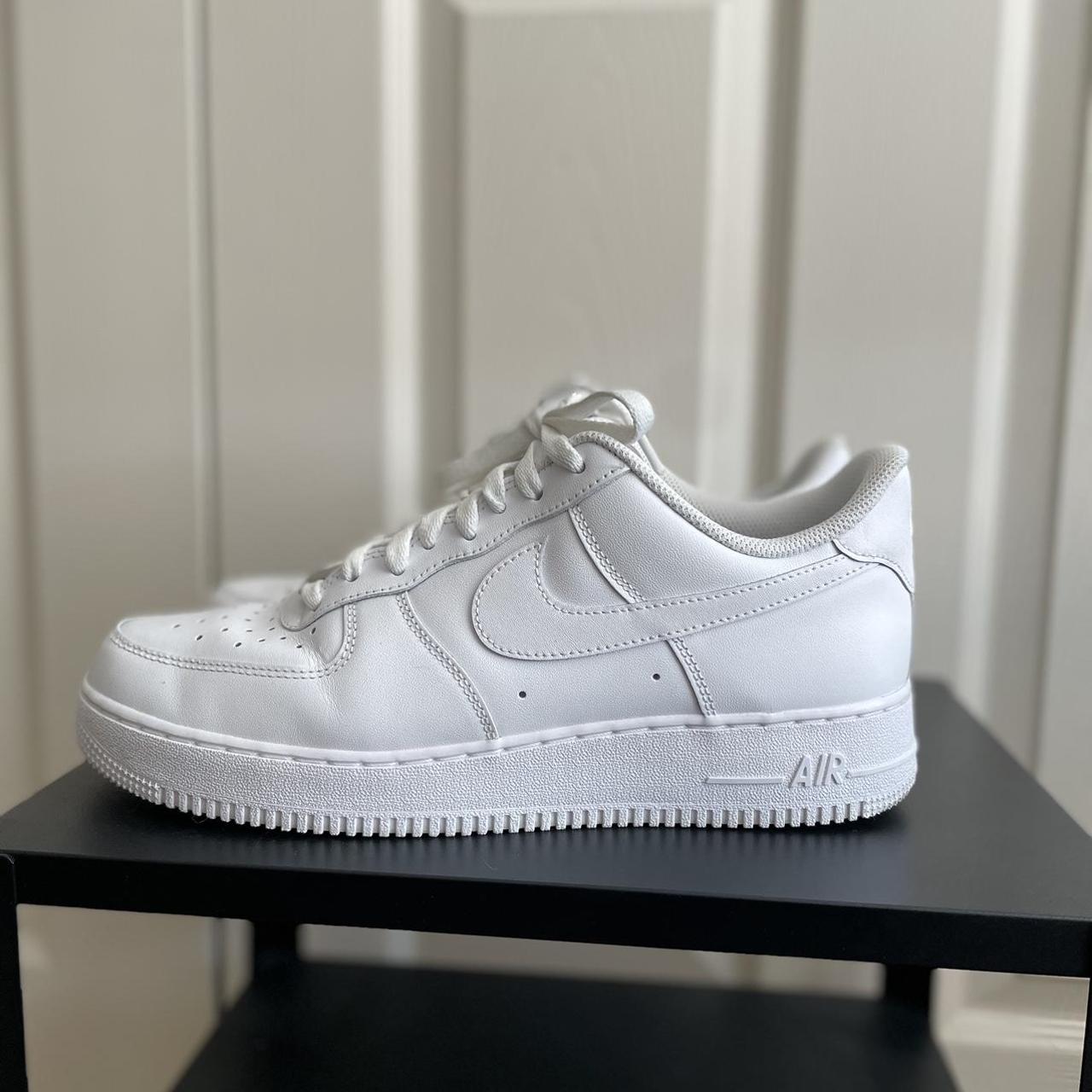 Nike Men's White Trainers | Depop