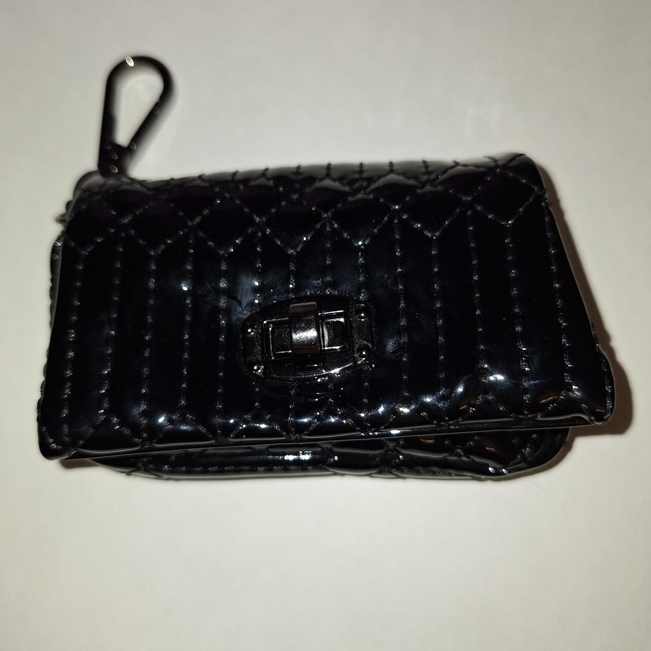 item listed by pinkvllama