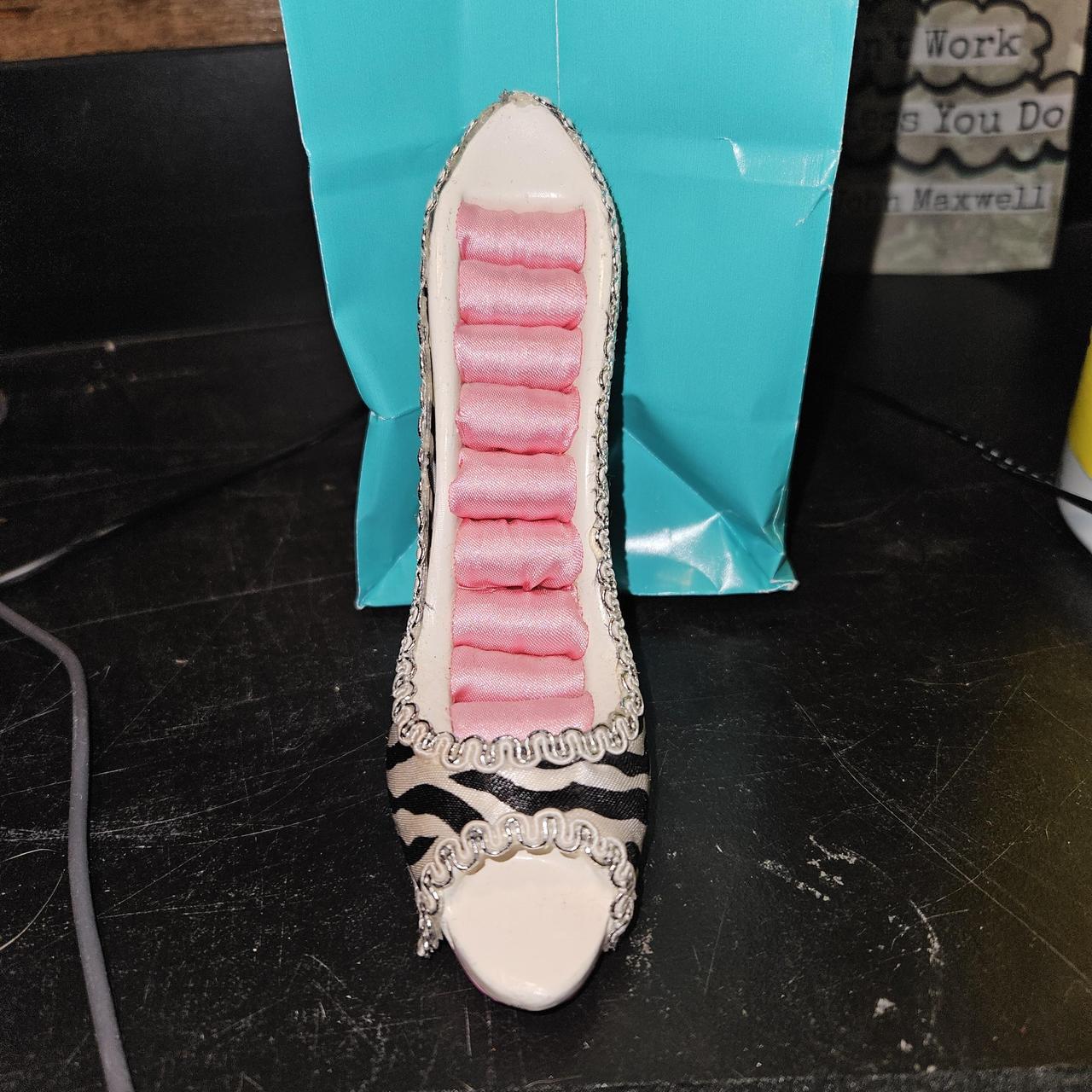 item listed by pinkvllama