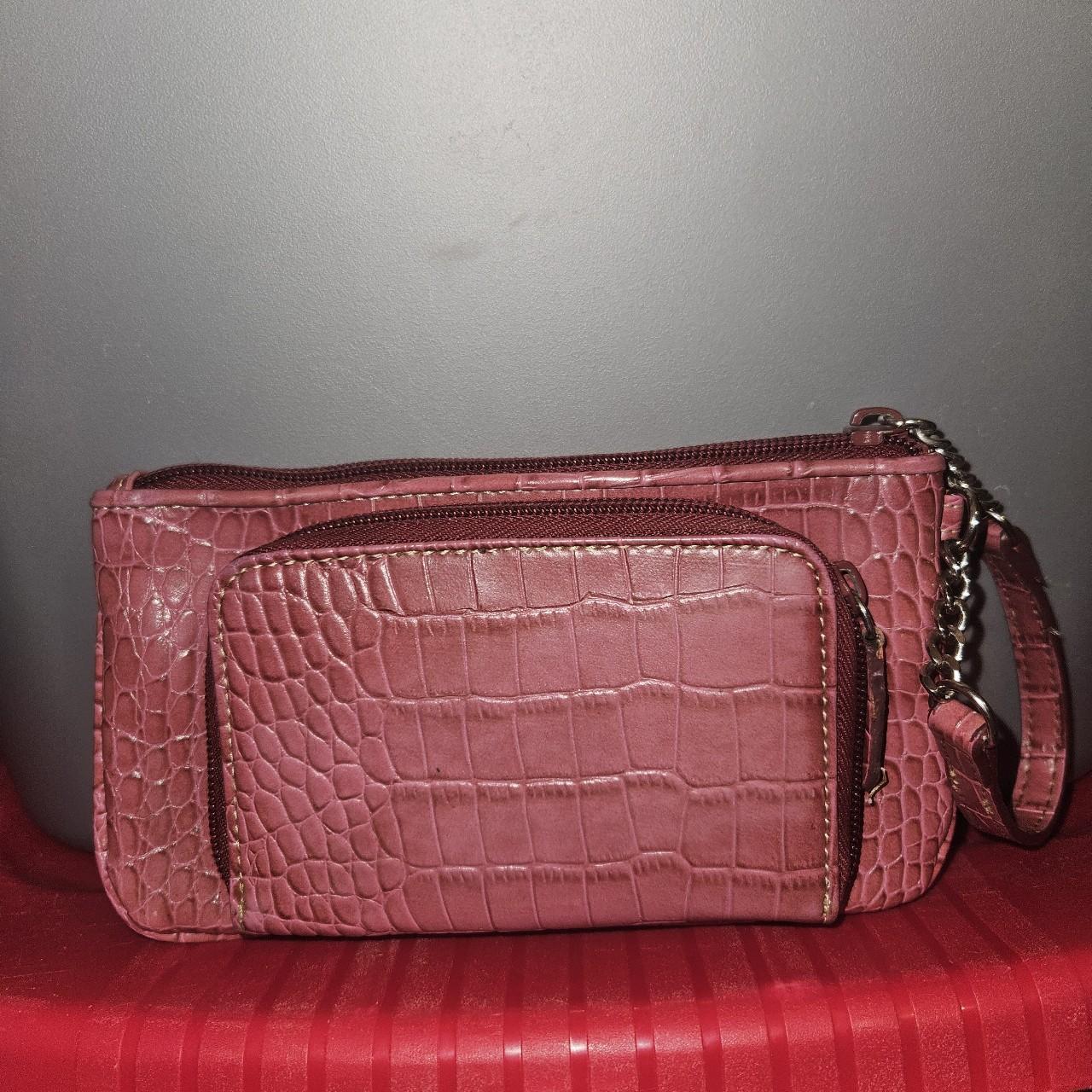 item listed by pinkvllama