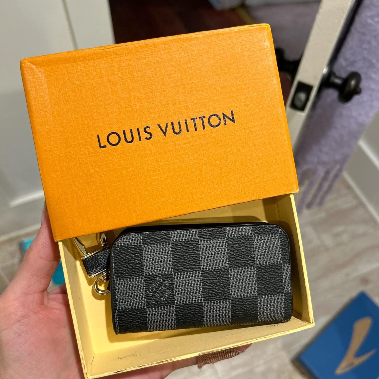 Louis Vuitton V Tote MM MNG Noir Cara Bag Brand new - Depop