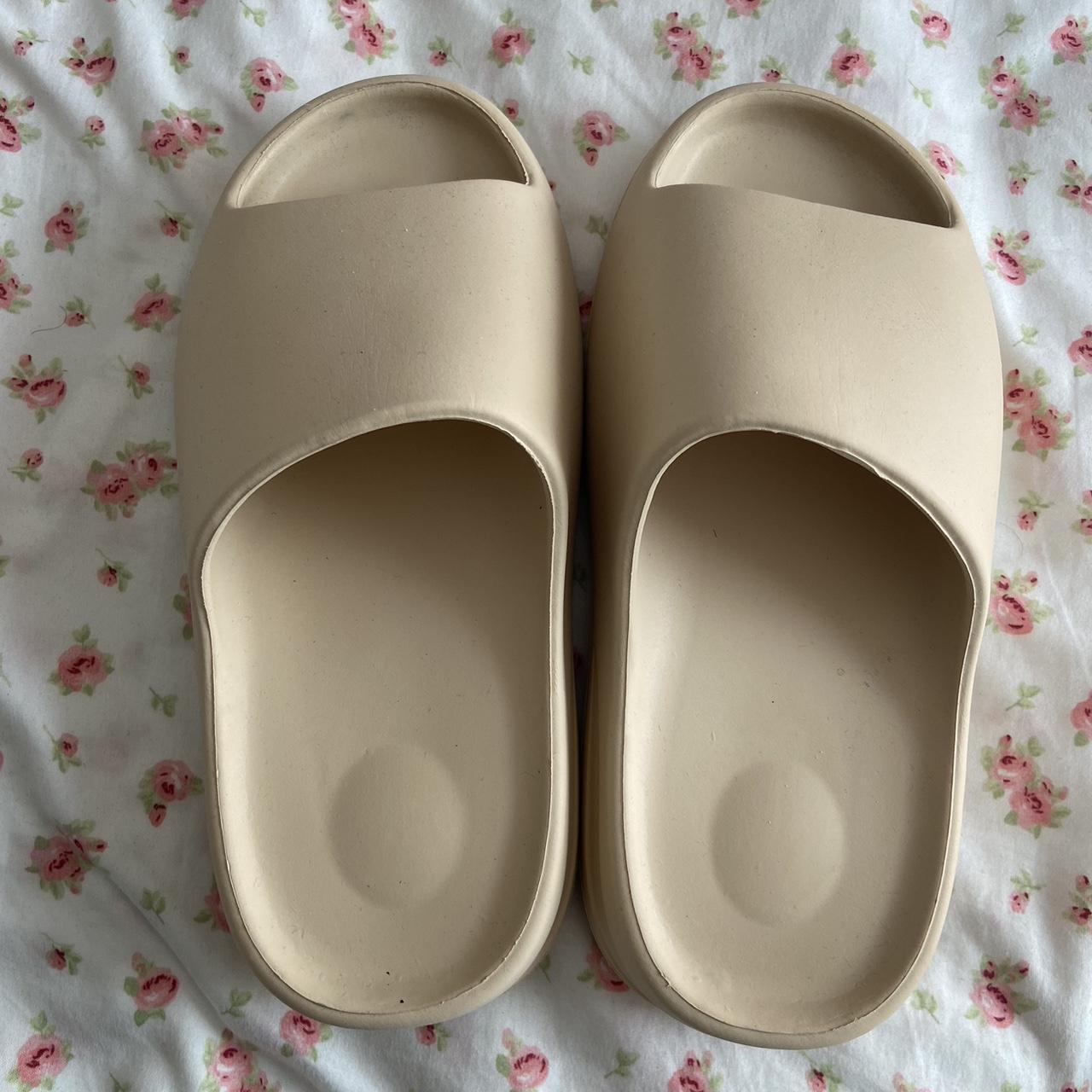 yeezys slides in store