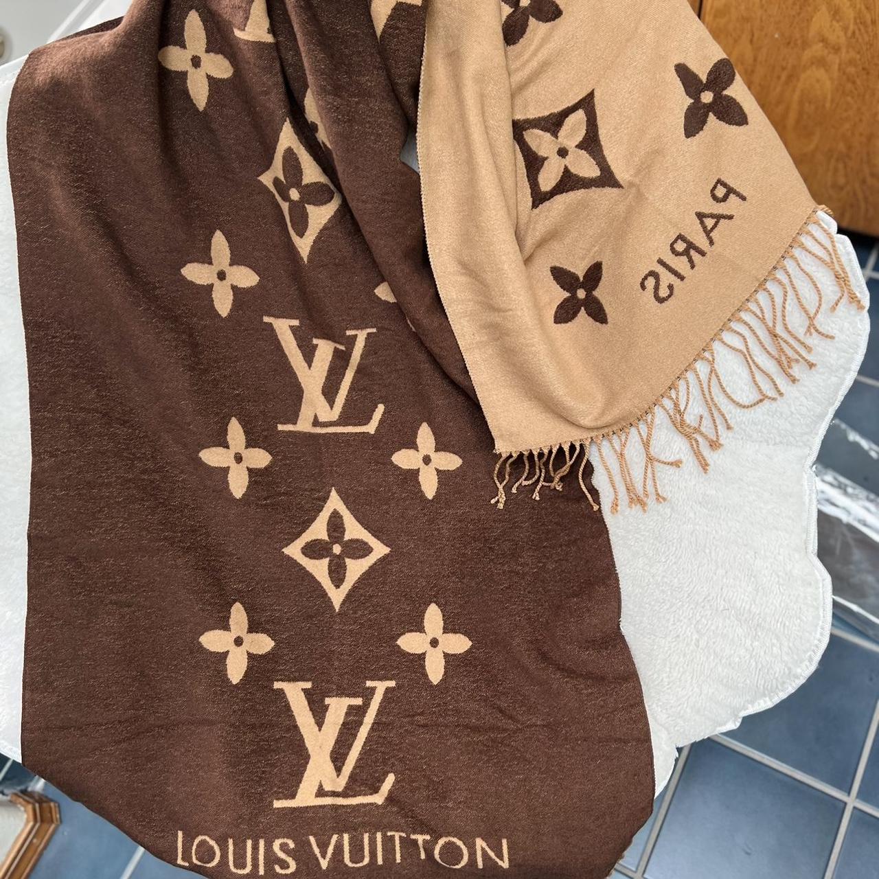 Louis Vuitton paper wrap Checkered design - Depop