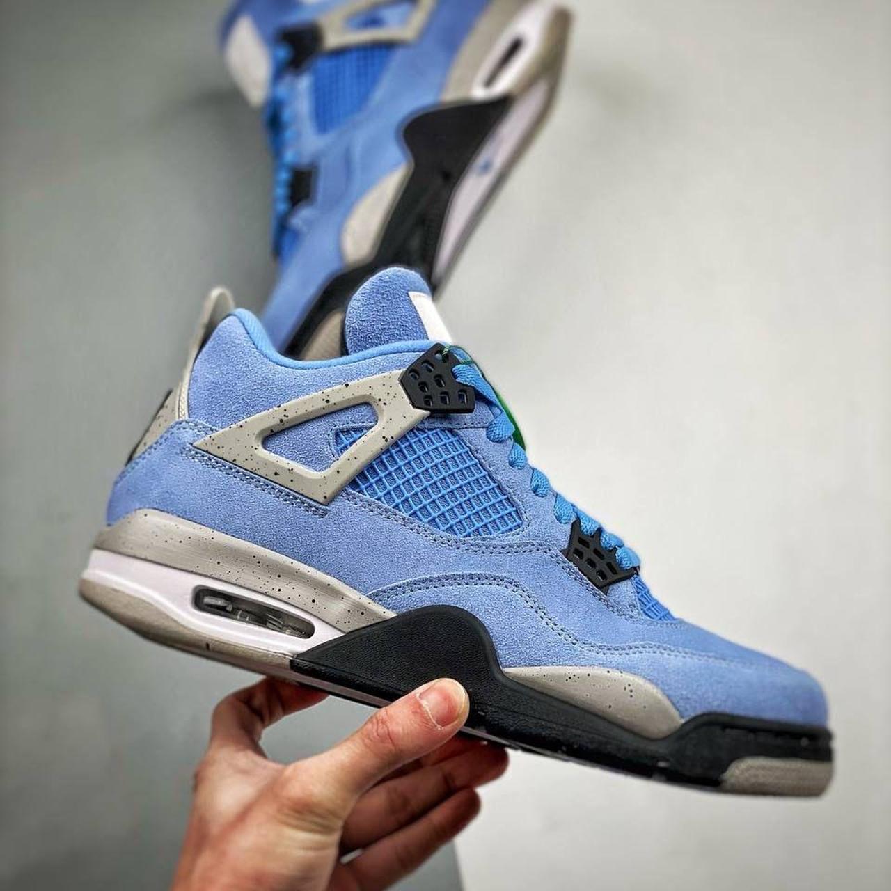 4s white and blue