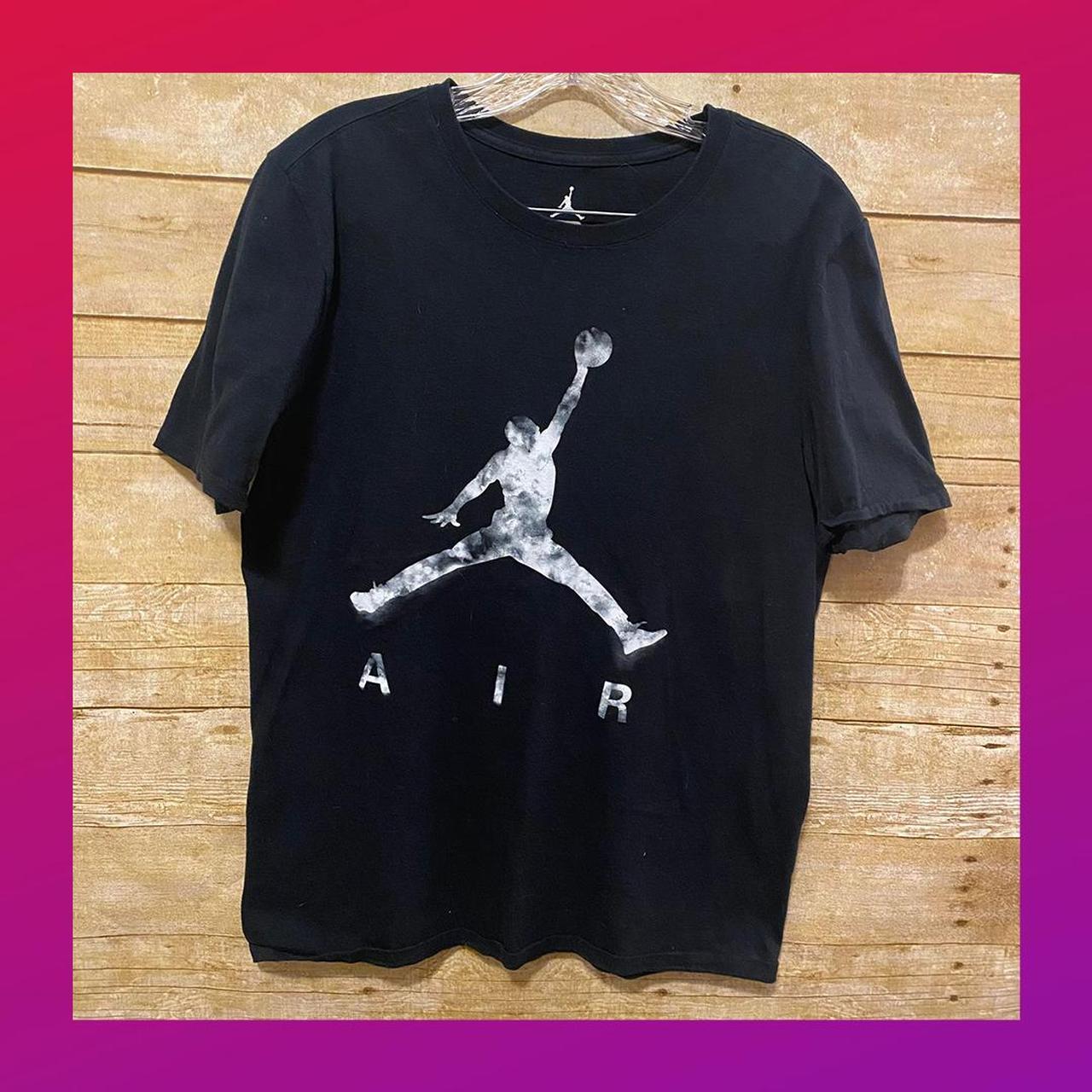 Nike Women's Black T-shirt | Depop