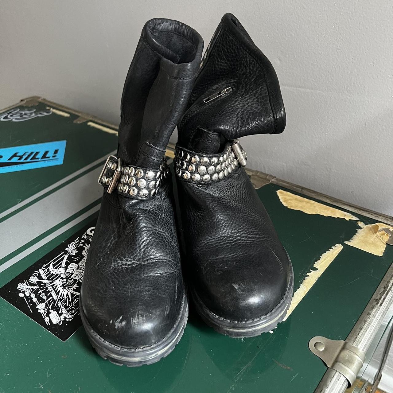 silver blossom boot for women in black