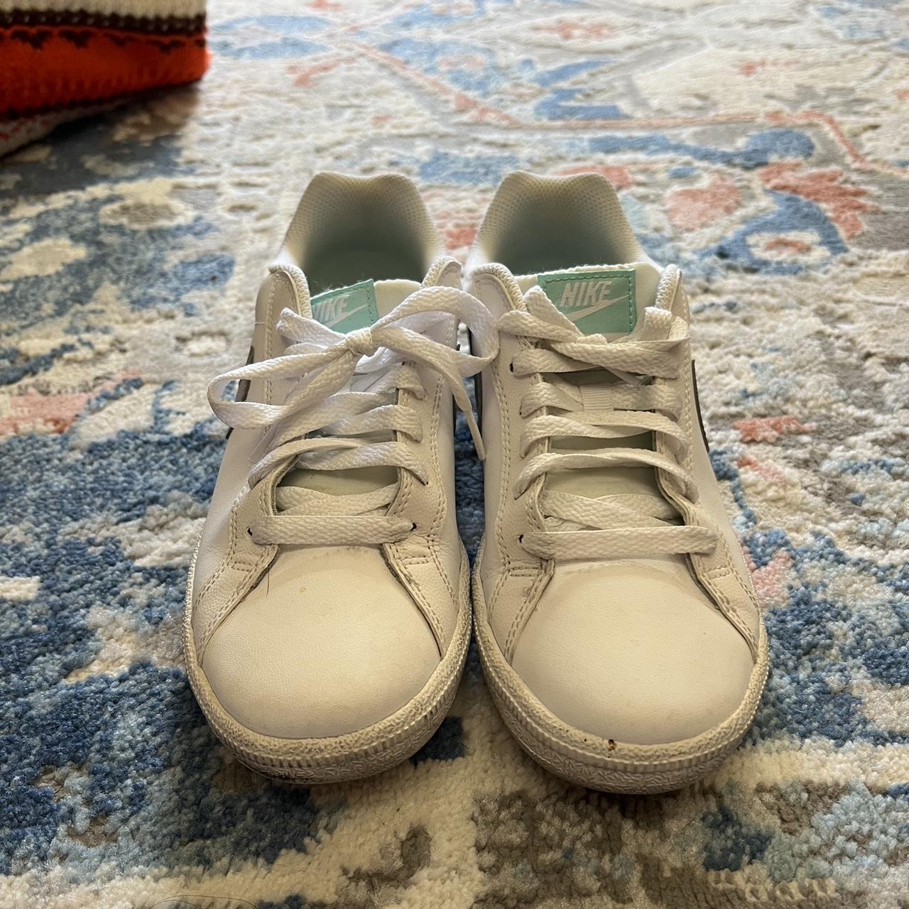 wmns nike court majestic white