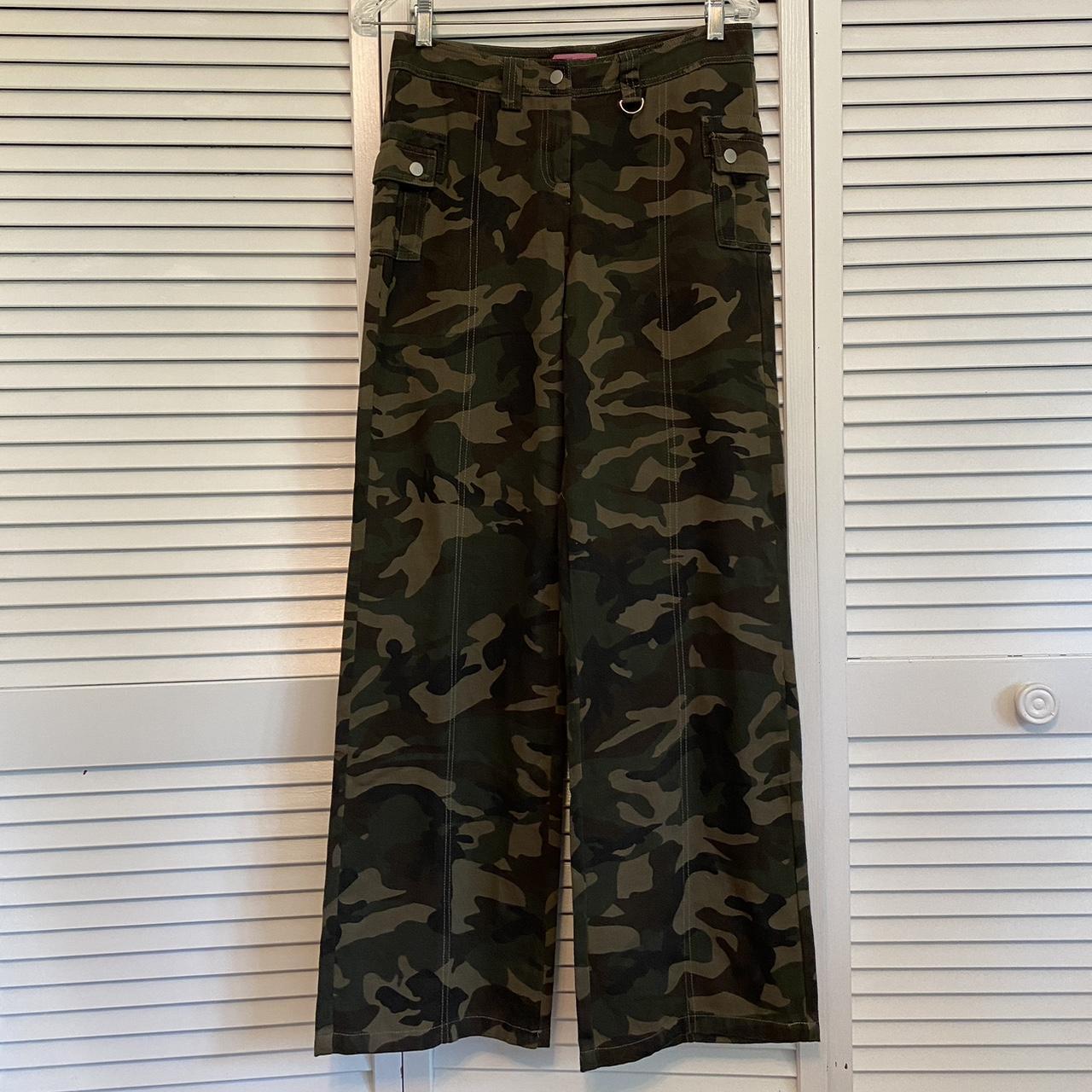 Edikted Aya Low Rise Cargo Pants size S, best for... Depop