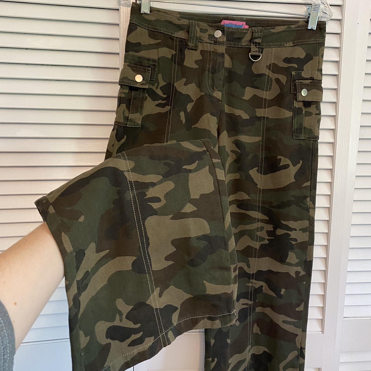 Edikted Aya Low Rise Cargo Pants size S, best for... Depop