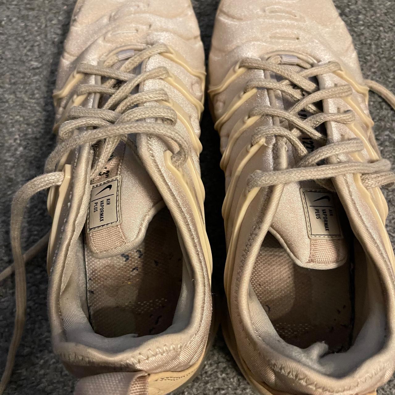 Vapormax plus string tan hotsell