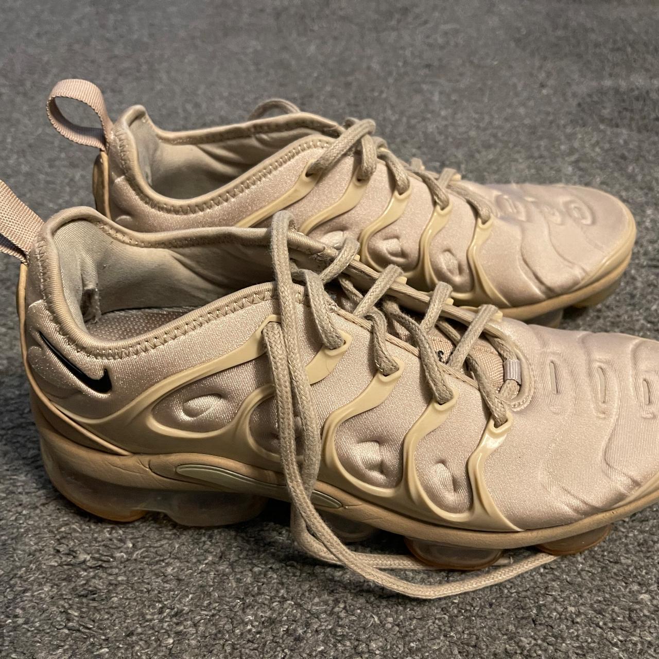 vapor max plus string