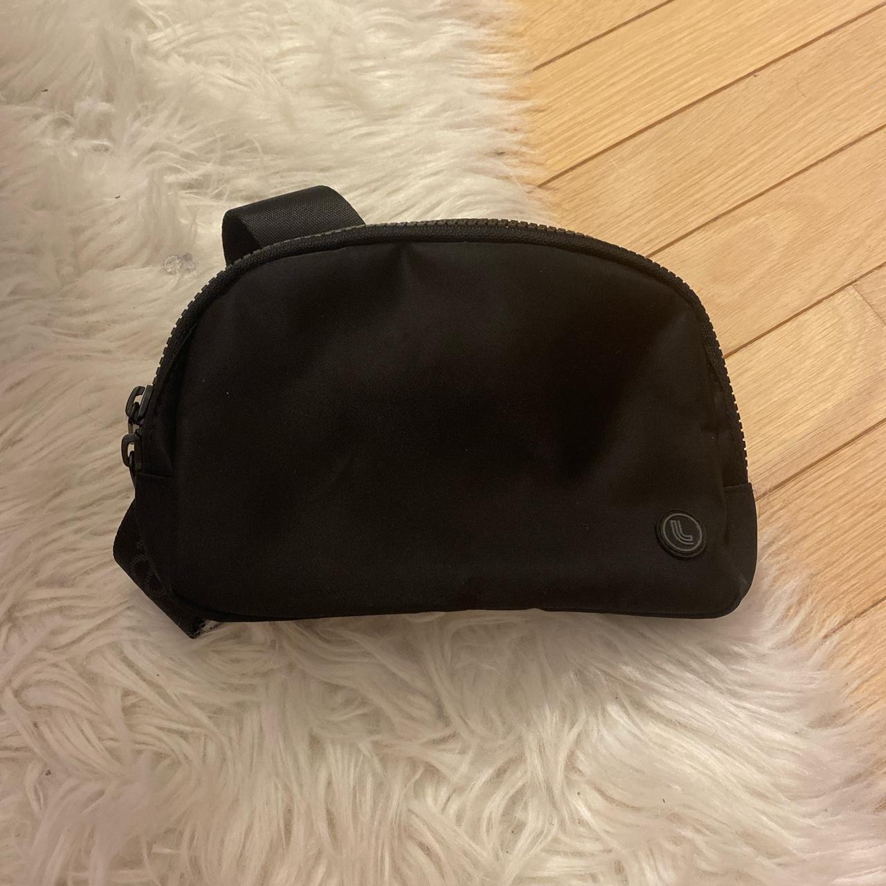 Cute lululemon belt bag look alike -Never worn... - Depop